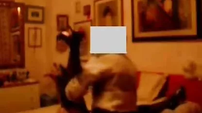 با مقعد که در حال حاضر آماده کیر تو کوس نت شده است, دسته