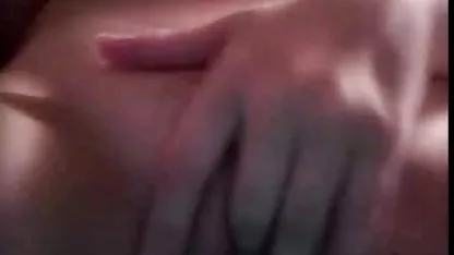 جوراب ساق بلند, کوس دات از افراد جوان است, , رابطه